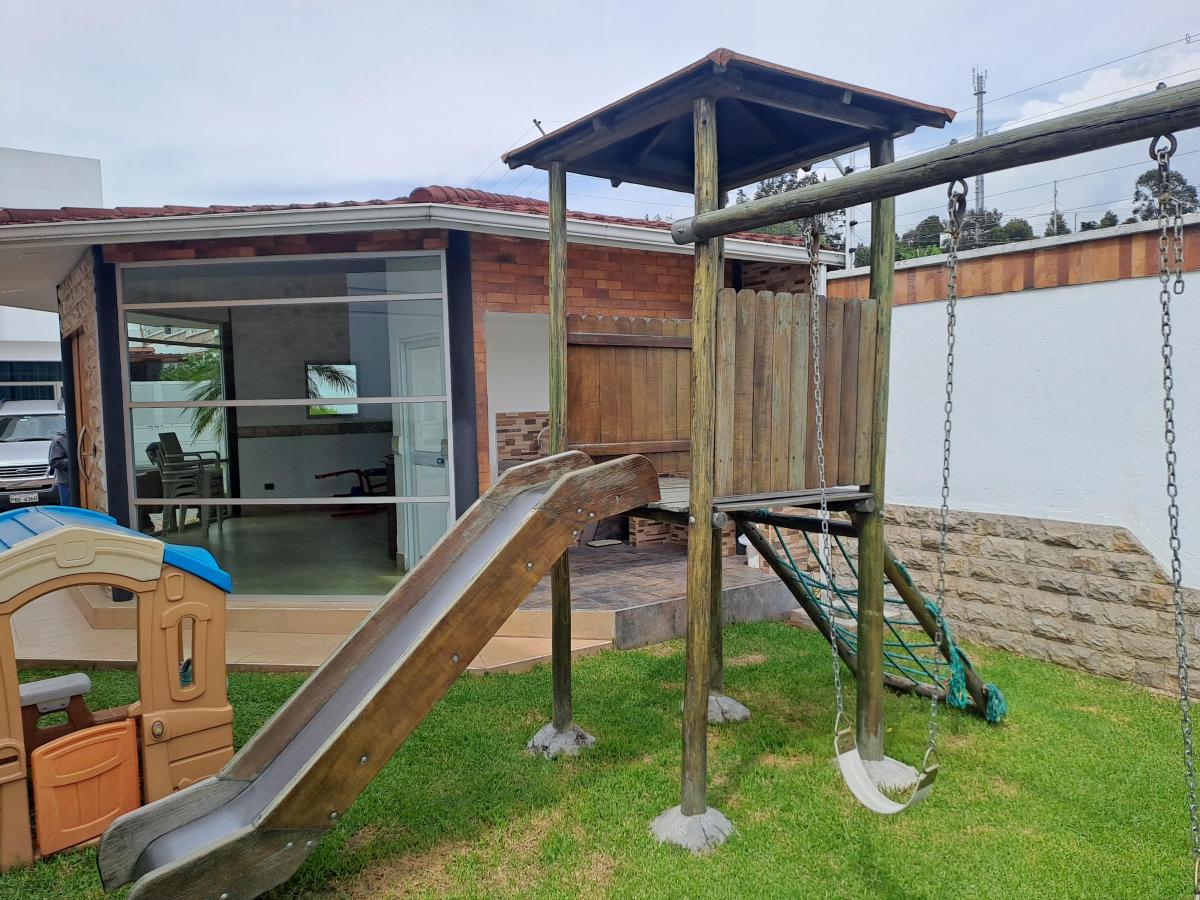 Vendo Casa en Conjunto Sector Cumbayá — imagen 8