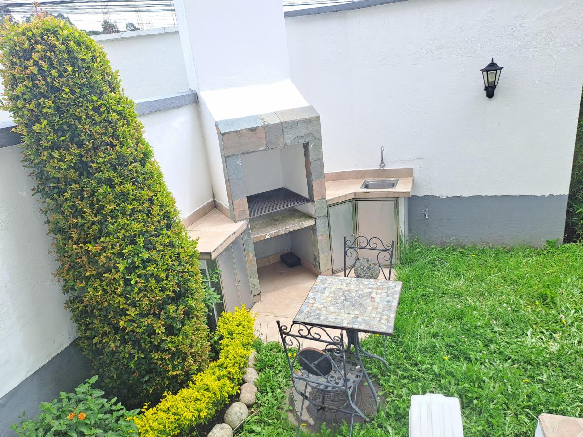 Vendo Casa en Conjunto Sector Cumbayá — imagen 7