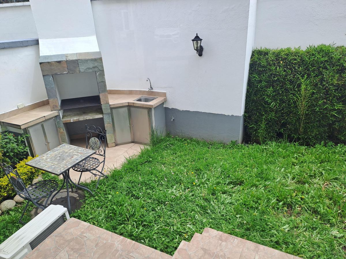 Vendo Casa en Conjunto Sector Cumbayá — imagen 6