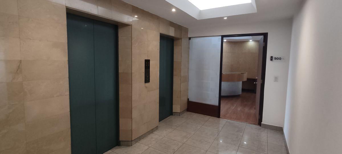 Vendo Oficina Frente Al Parque La Carolina, Piso Completo en Venta — imagen 10