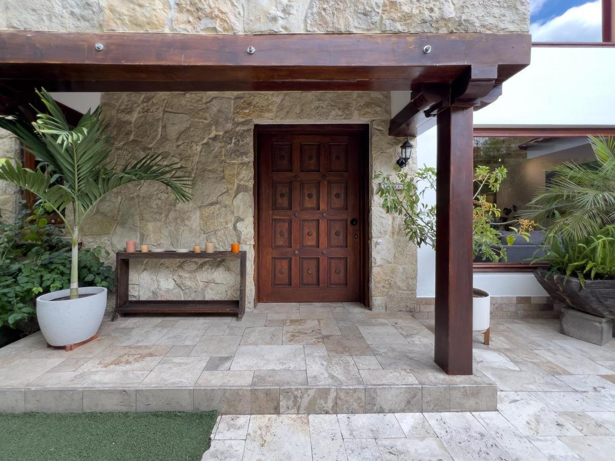 Casa de Venta Dentro de Urbanización Sector La Viña. Increíbles Espacios Comunales — imagen 3