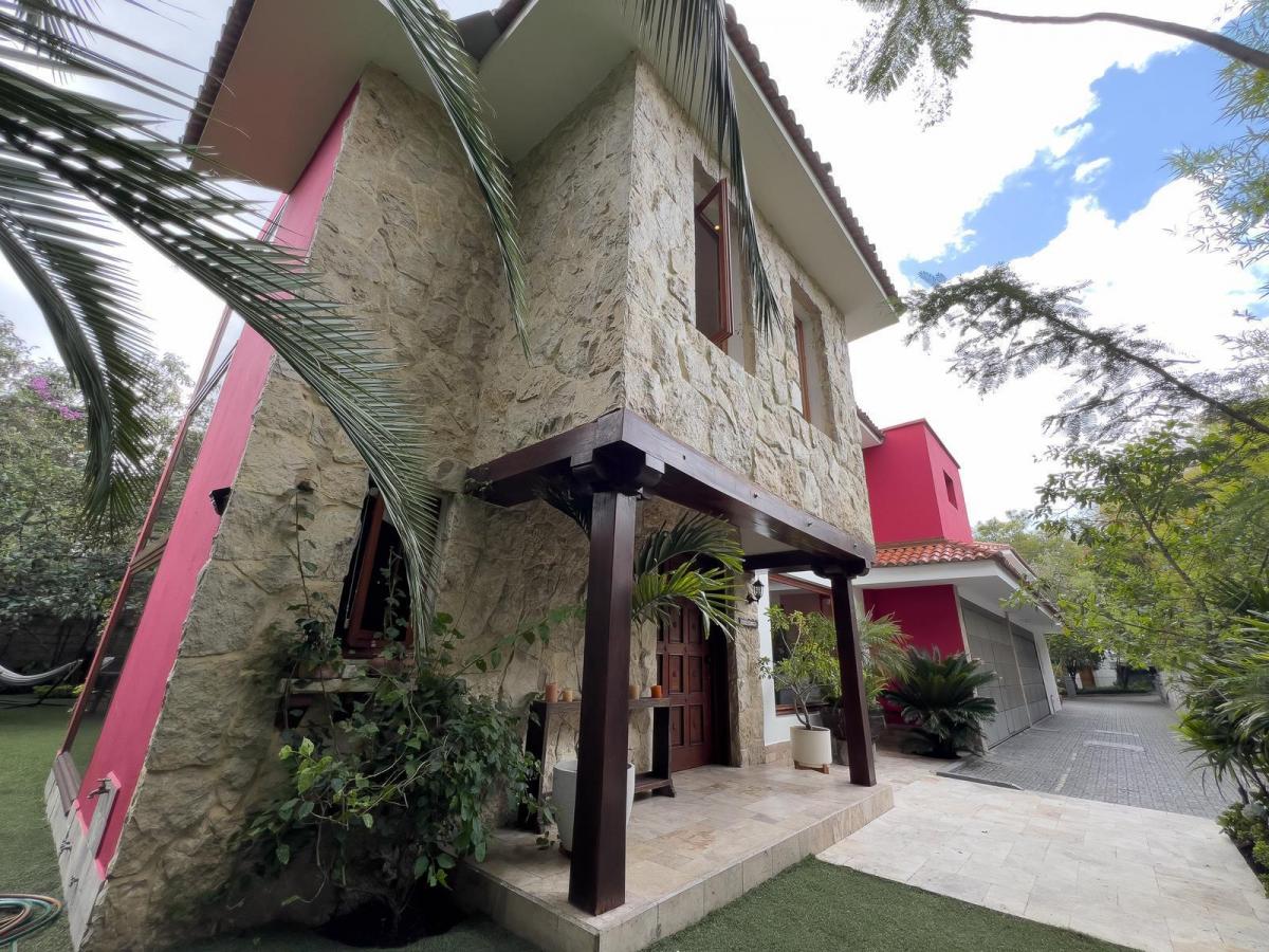 Casa de Venta Dentro de Urbanización Sector La Viña. Increíbles Espacios Comunales — imagen 2