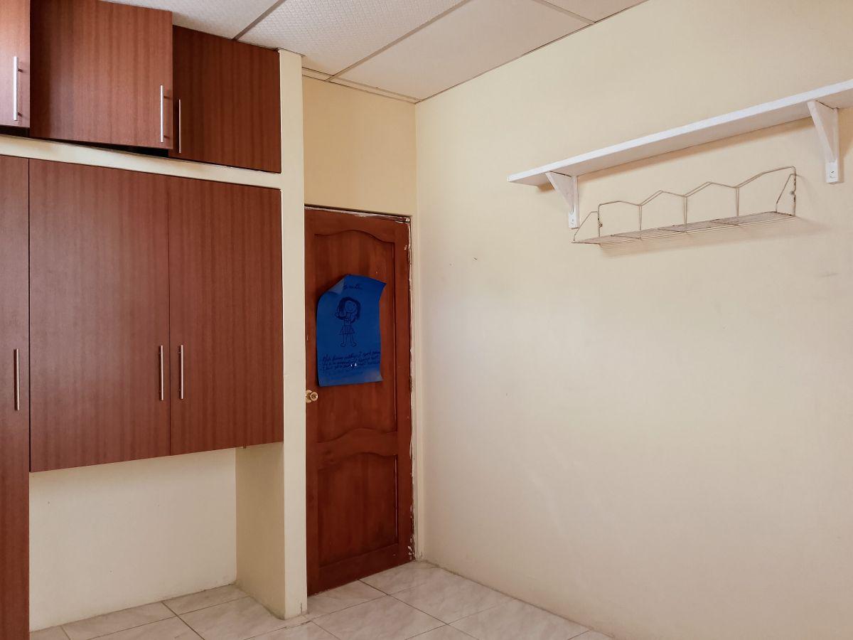 Vendo Amplia Casa en Pradera 3 - A. Jurado, Guayas — imagen 2