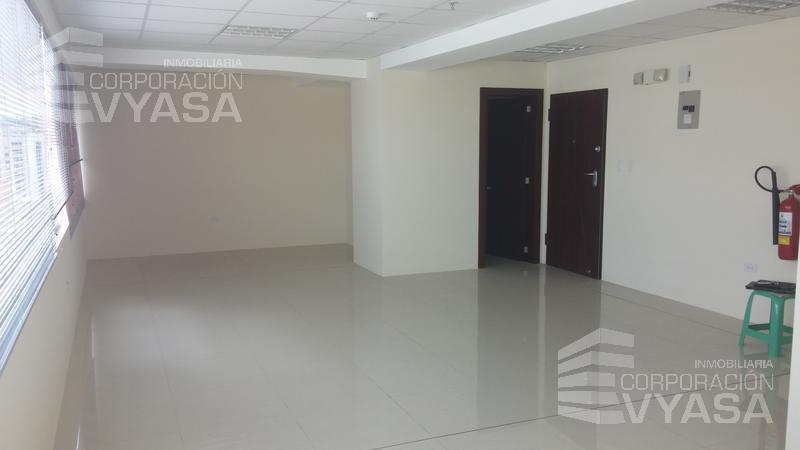Av República - Cerca a La Av 10 de Agosto Linda y Luminosa Oficina de Venta de 53 m² — imagen 10