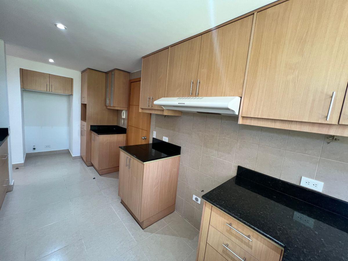 Vendo, Amplia y Moderna Casa Venta en Cumbayá — imagen 5