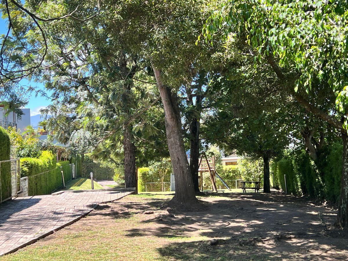 Vendo, Amplia y Moderna Casa Venta en Cumbayá — imagen 2
