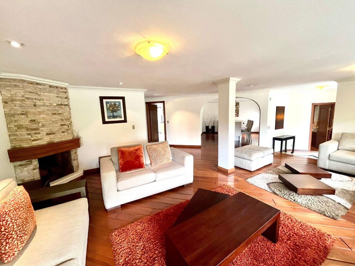 Cumbayá – Urbanización San Isidro | Vendo Amplia Casa de 500 m² de Construcción en 550 m² de Terreno — imagen 8
