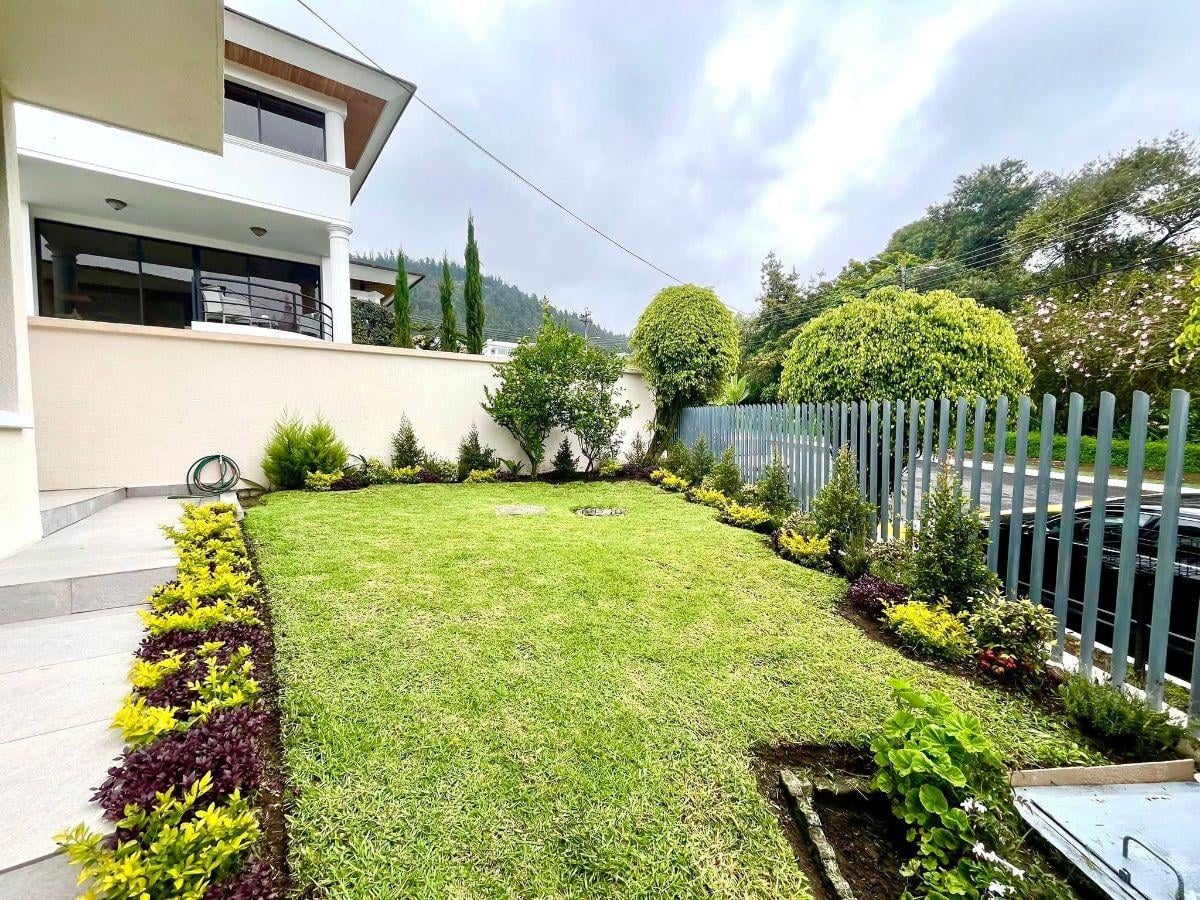 Cumbayá – Urbanización San Isidro | Vendo Amplia Casa de 500 m² de Construcción en 550 m² de Terreno — imagen 2