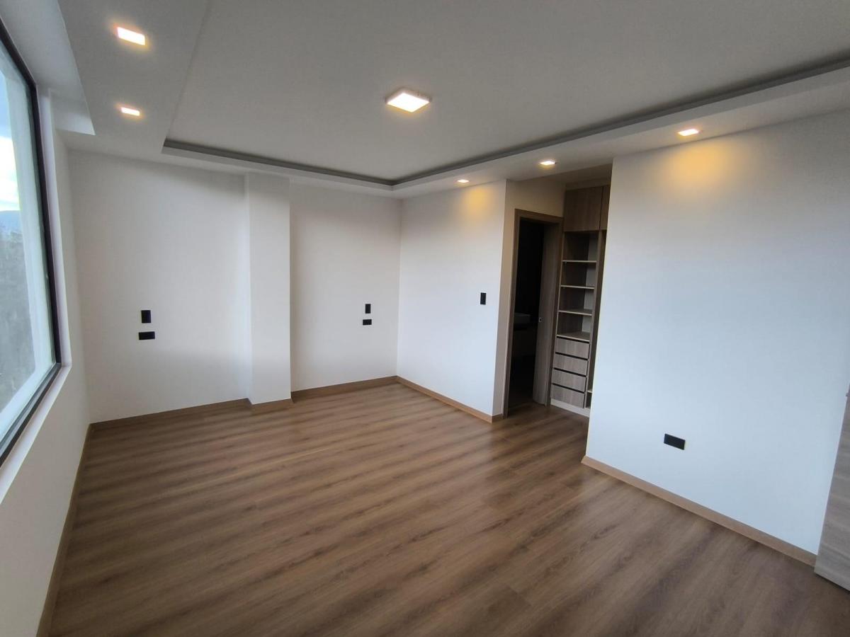 Casa Independiente con Acabados de Lujo — imagen 3
