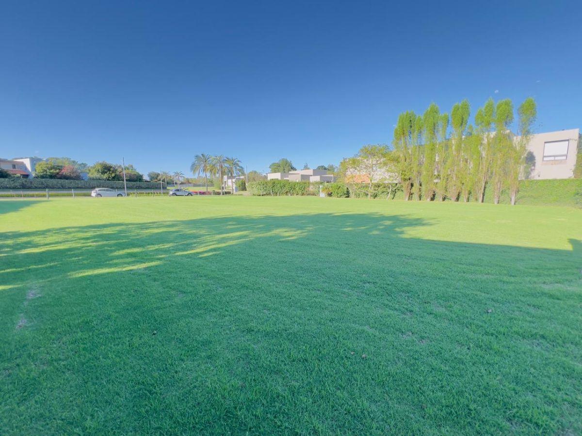 Vendo Hermoso Terreno Plano en Una de Las Mejores Urbanizaciones Cumbaya, a un Paso de Ruta Viva — imagen 3