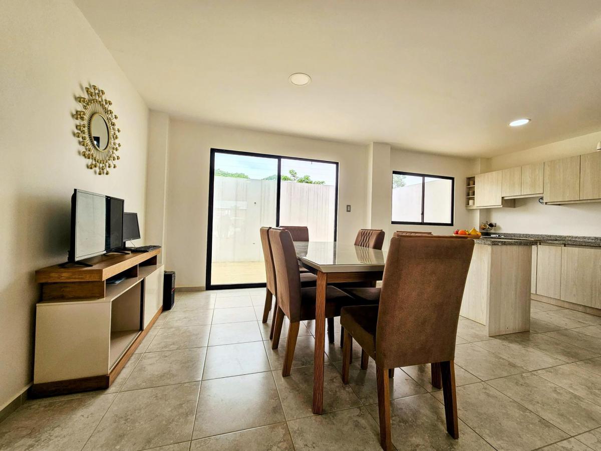 Vendo Casas, Urb, Barú Jardín Portoviejo, 3 Dorm., Manabí — imagen 6