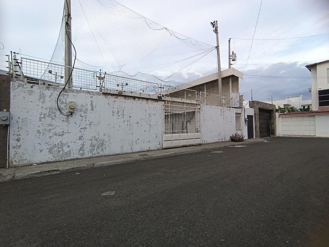 Cancha Comercial de Venta en Portoviejo La Quadra Hm, Manabí — imagen 2