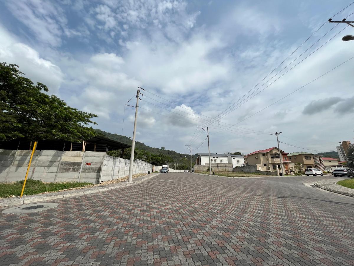 Vendo Terreno Residencial Comercial en Portal Al Sol Guayaquil, Guayas — imagen 9