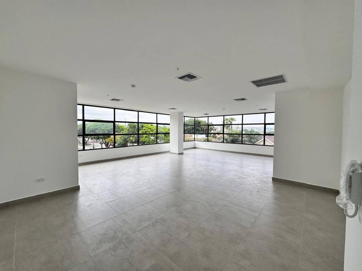 Oficinas en Venta 127 M²|edificio Inteligente| Av Leopoldo Carrera| Los Ceibos, Guayas — imagen 3