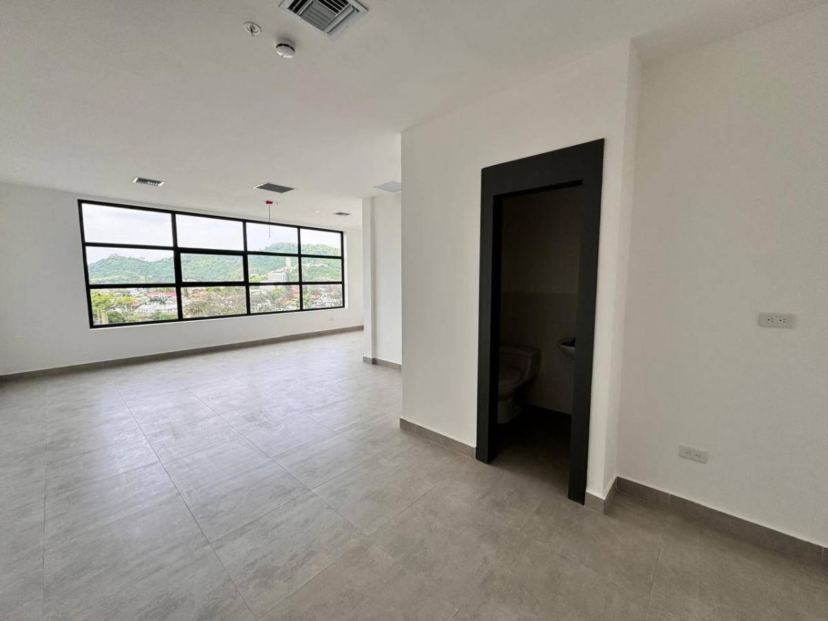 Oficinas en Venta 127 M²|edificio Inteligente| Av Leopoldo Carrera| Los Ceibos, Guayas — imagen 2