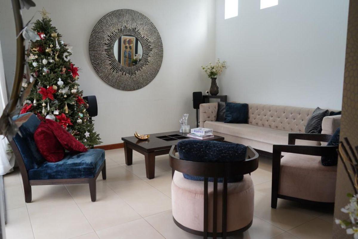 Hermosa Casa de Venta en Cumbayá — imagen 7
