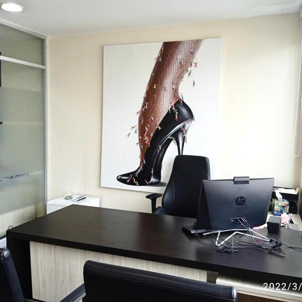 Amplia Oficina de Venta Ubicada en La Av Diego de Almagro — imagen 7