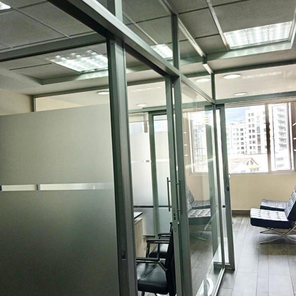 Amplia Oficina de Venta Ubicada en La Av Diego de Almagro — imagen 6