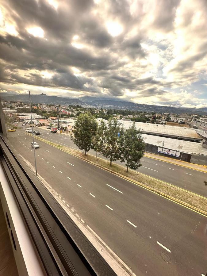Venta o Renta Oficinas a Estrenar, Sector El Arenal Tumbaco — imagen 3