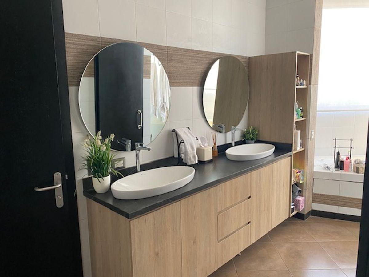 Oportunidad Casa Moderna, 4 Dormitorio Todos con Baño, Estudio en Planta Baja con Baño Completo, Guayas — imagen 2