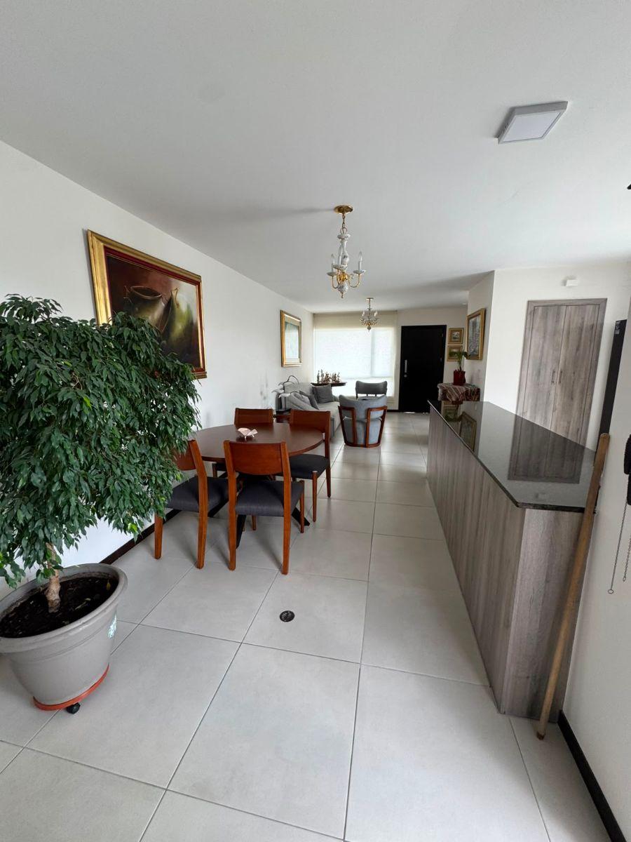 Hermosa Casa en Venta en Puembo Dentro de un Bonito Conjunto — imagen 9