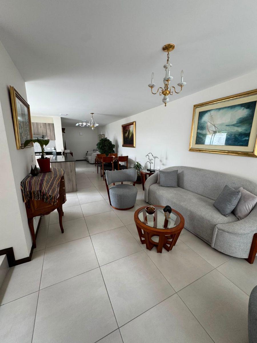 Hermosa Casa en Venta en Puembo Dentro de un Bonito Conjunto — imagen 8