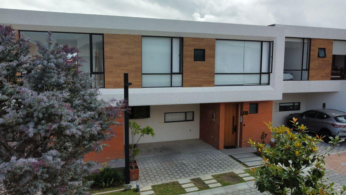 Casa en Venta a Estrenar, Conjunto con Piscina, Tumbaco — imagen 10