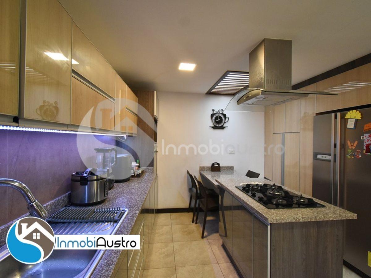 Challuabamba, Venta de Hermosa Casa Dentro de Condominio, Azuay — imagen 8