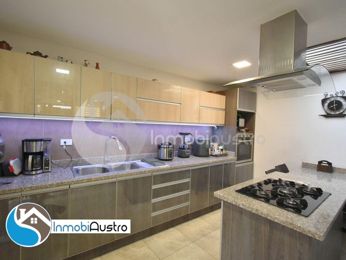 Challuabamba, Venta de Hermosa Casa Dentro de Condominio, Azuay — imagen 7