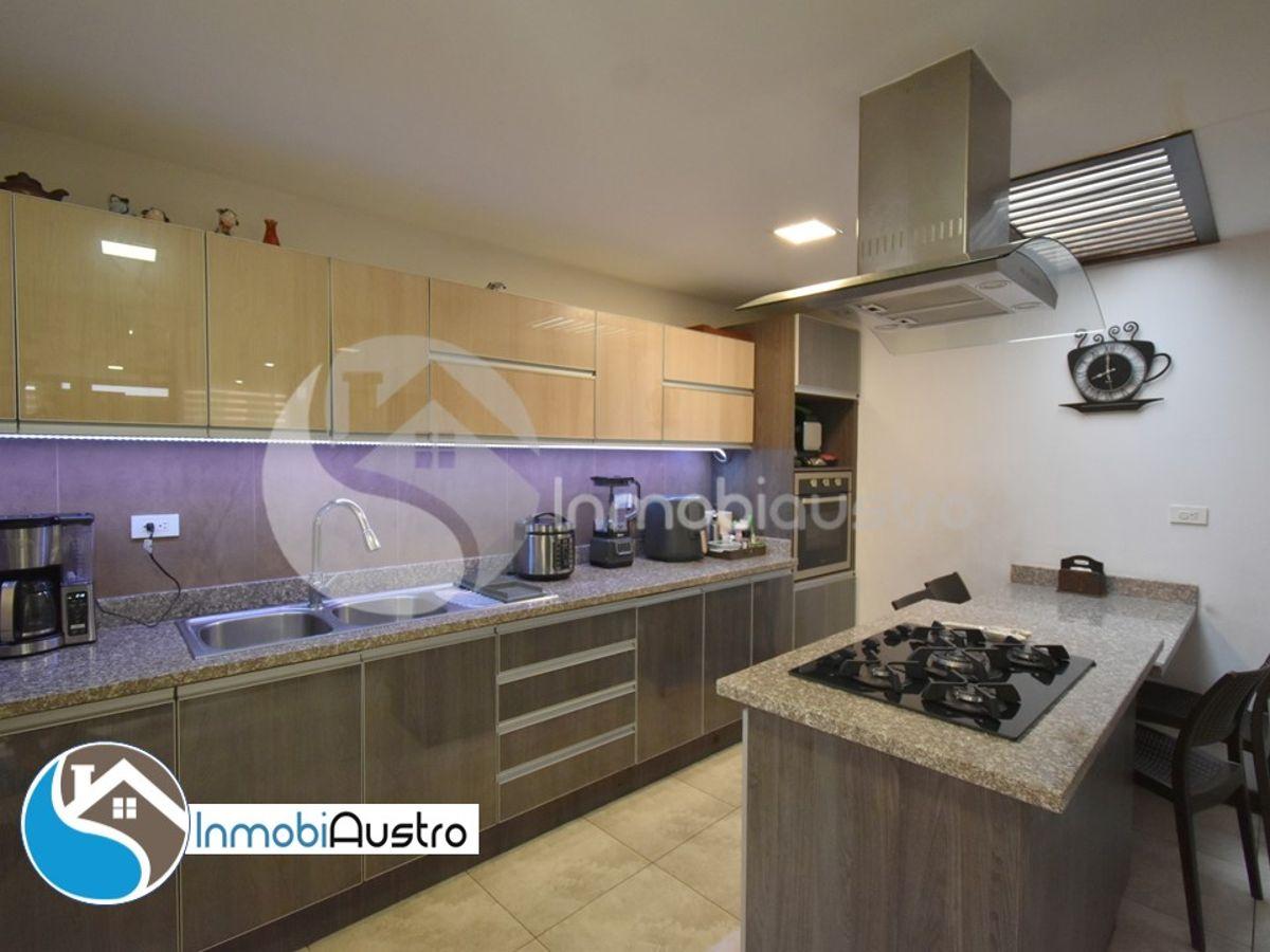 Challuabamba, Venta de Hermosa Casa Dentro de Condominio, Azuay — imagen 6