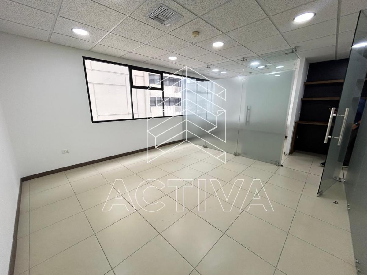 Oficina con Divisiones en Venta en Emporium, Puerto Santa Ana, Guayas — imagen 4