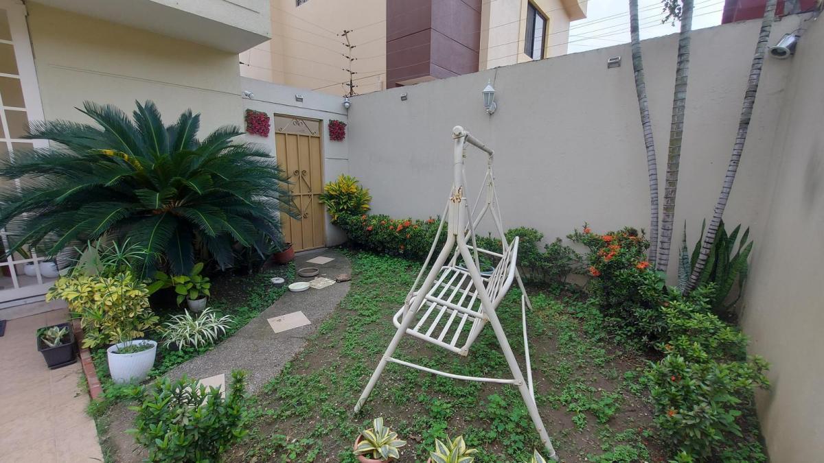 Venta Casa con Lindo Patio en San Felipe, Guayas — imagen 9