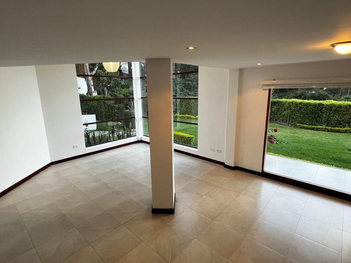Casa de Venta 4 Habitaciones Más Piscina, Dentro de Urb Privada Sector Tanda. Provincia de Pichincha — imagen 2