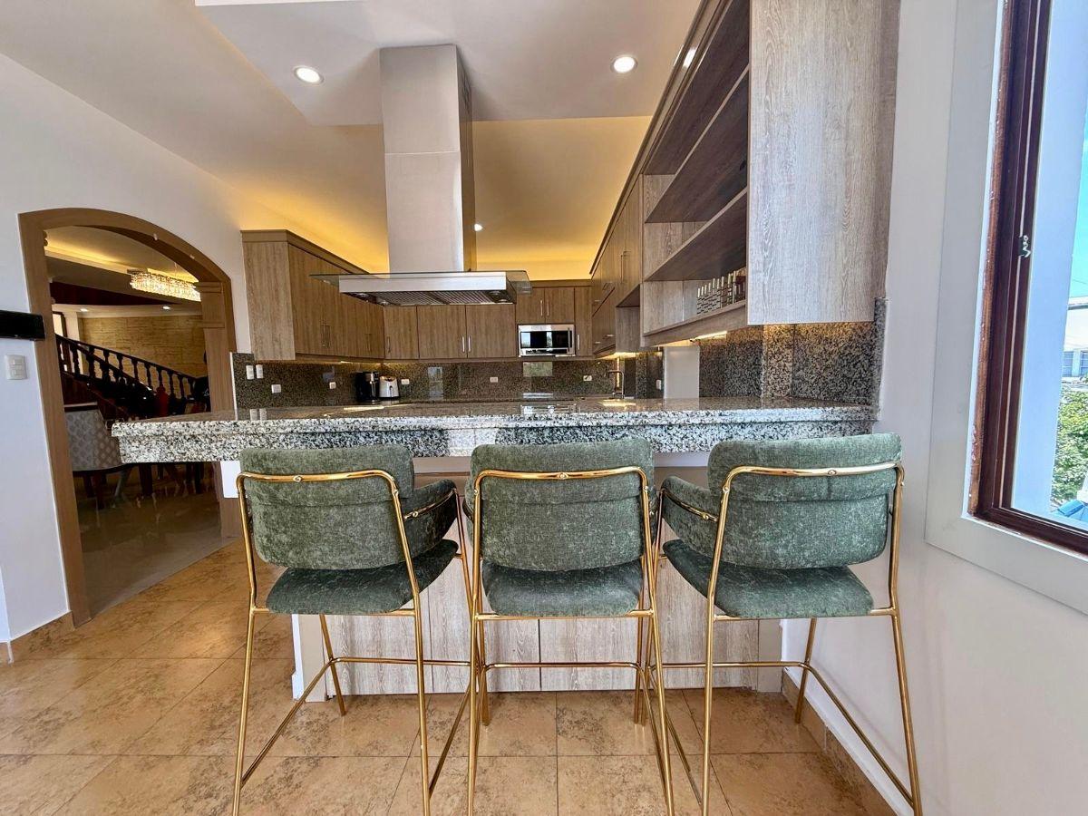 Alquilo o Vendo Casa Sur Manta, Manabí — imagen 2