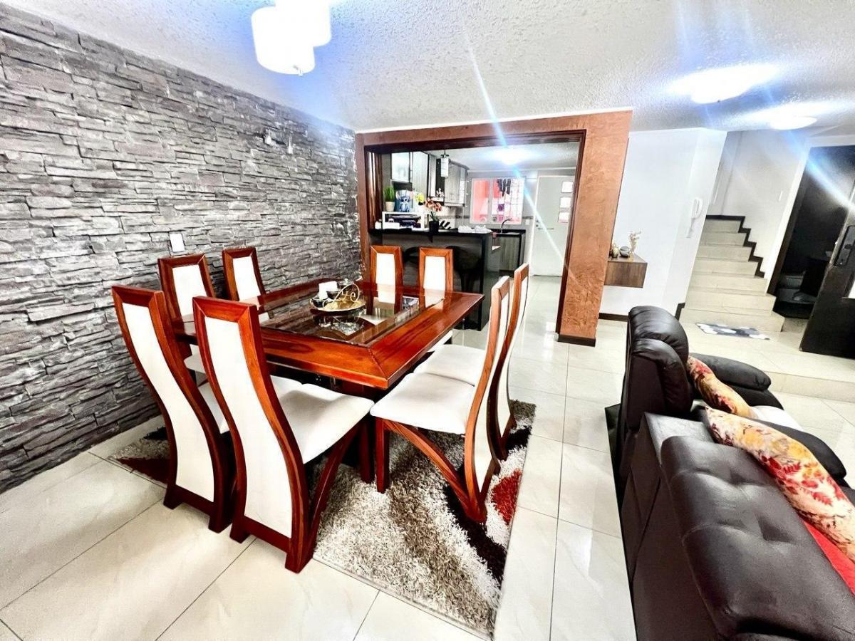 Sector La Biloxi: Espectacular Casa en Venta con Terraza Panorámica y Área de Entretenimiento — imagen 8