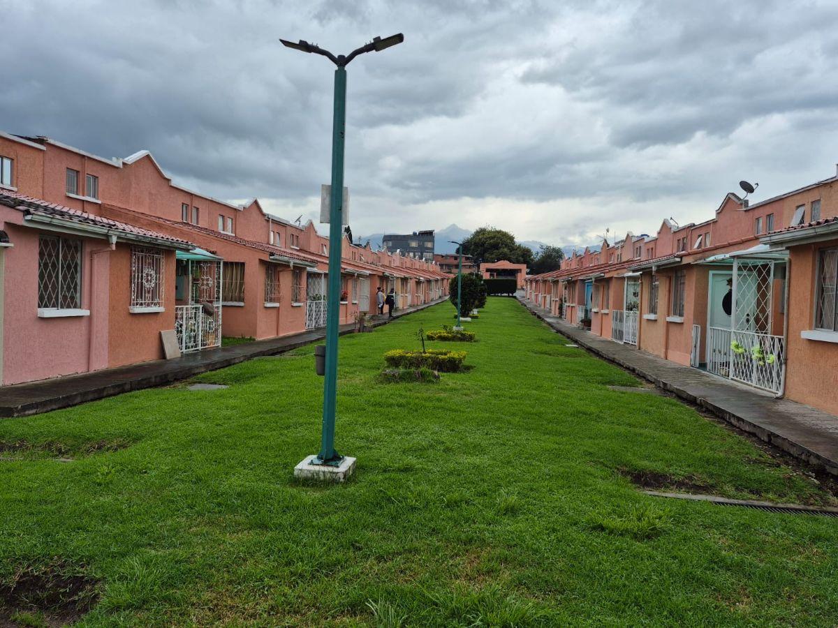 Sangolquí Vendo Amplia Casa en Conjunto — imagen 10