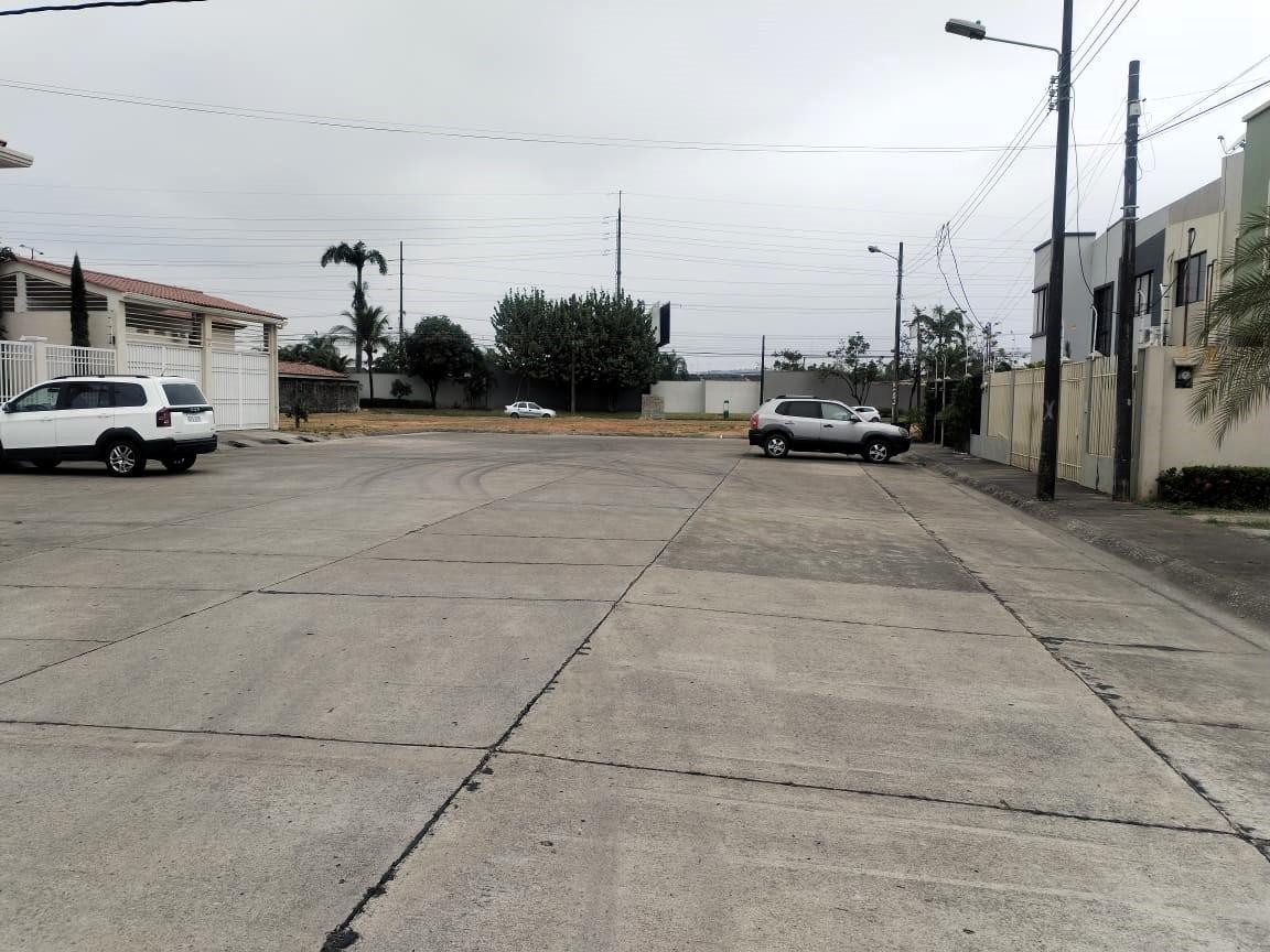 Terreno en Venta, 590 m², Urbanización Condado de Vicolinci, La Aurora, Guayas — imagen 4