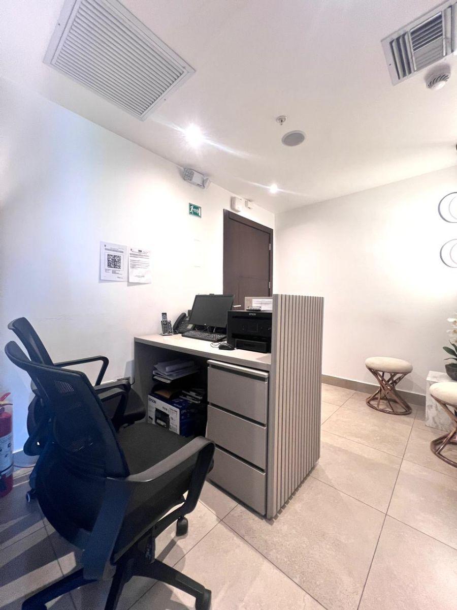 Arcos Plaza Oficina Amoblada en Venta, Guayas — imagen 4
