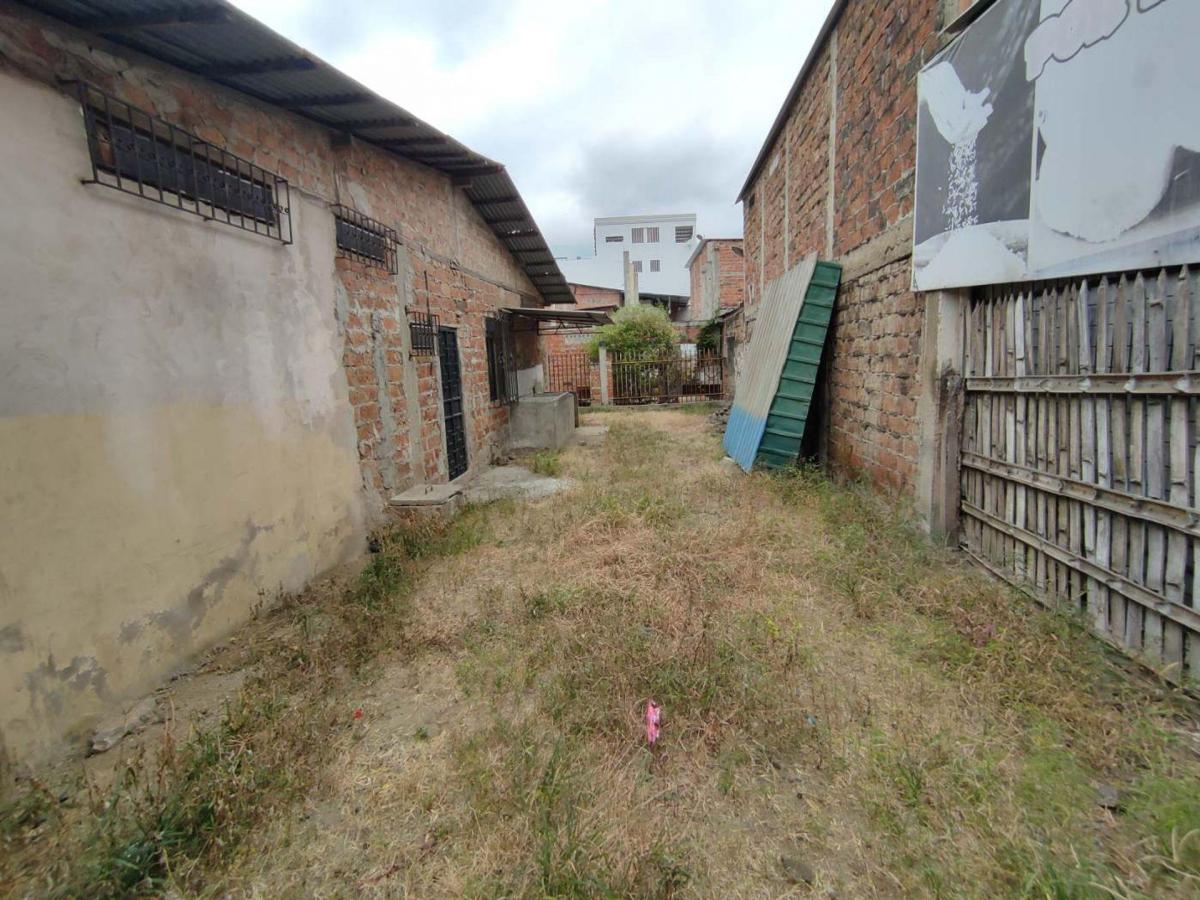 Terreno Comercial Esquinero de Venta en Portoviejo, Manabí — imagen 8