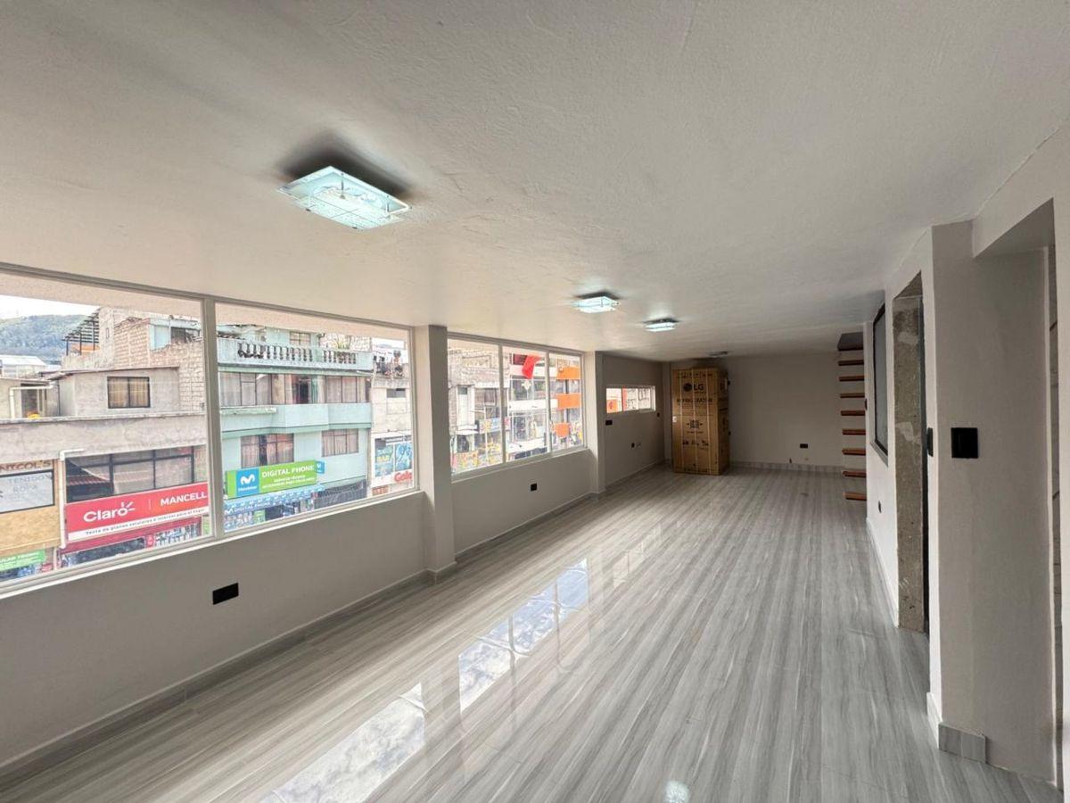 Casa Comercial en Venta Solanda Calle J 210 m² — imagen 2