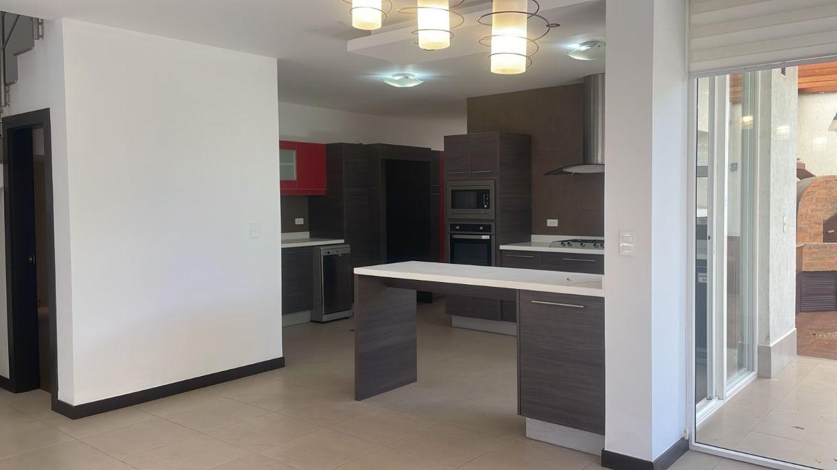 Casa de Venta Tumbaco, Tola Chica, La Morita, 4 Dorm., Conjunto con Piscina — imagen 9
