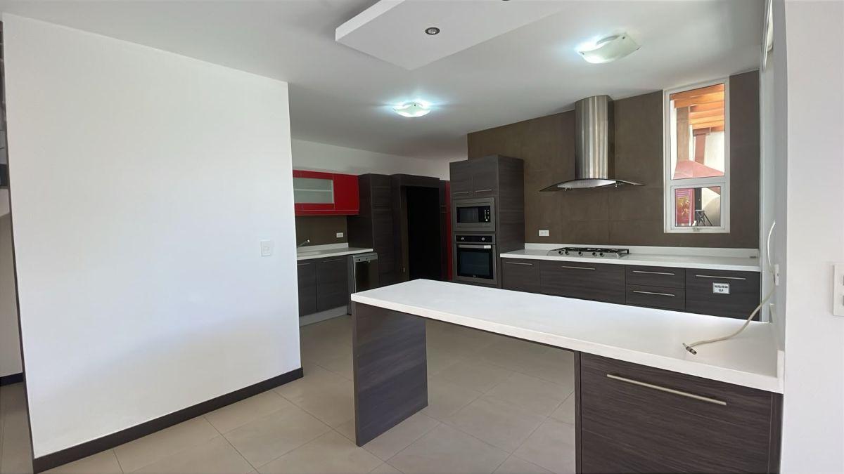 Casa de Venta Tumbaco, Tola Chica, La Morita, 4 Dorm., Conjunto con Piscina — imagen 8