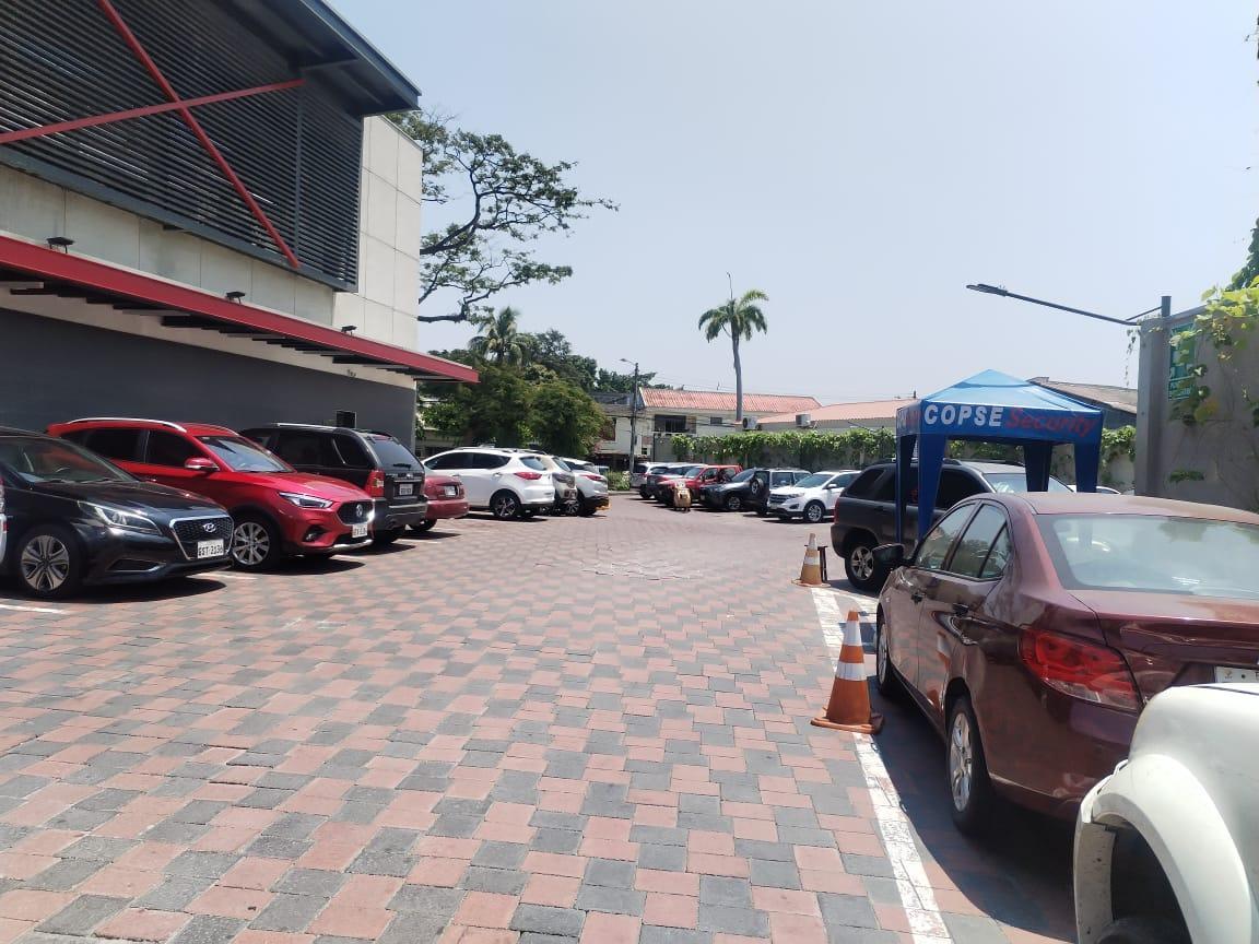 Venta Terreno Comercial, 859 m², Av Las Lomas, Cdla. Urdesa Central, Guayas — imagen 7