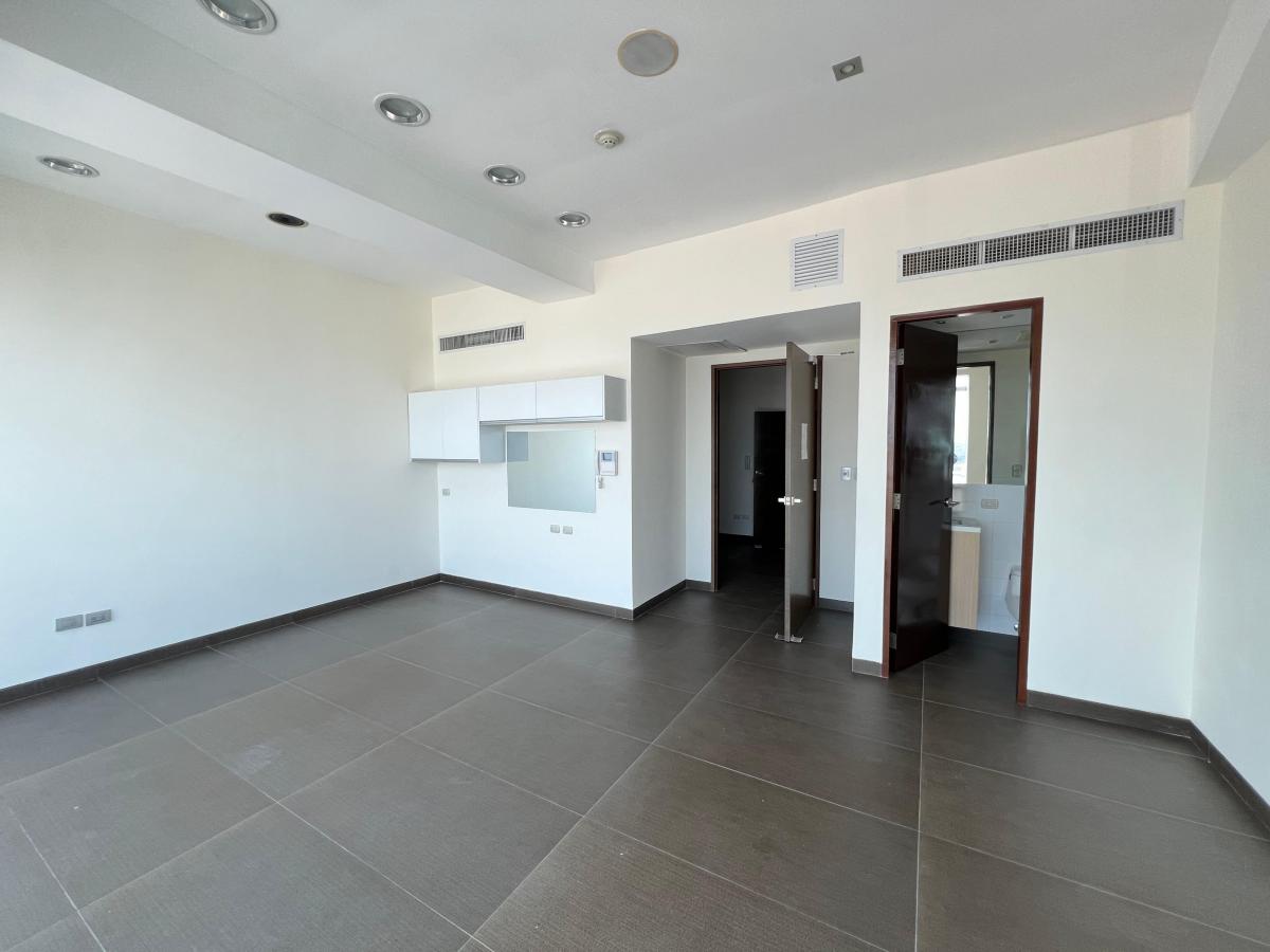 Venta Oficina Moderna en El Edificio Blue Towers, Guayas — imagen 9