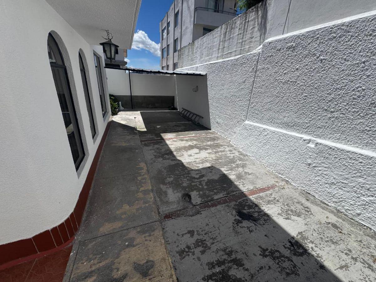 Vendo Casa con Jardin Privado Sector El Condado Conjunto Privado — imagen 5