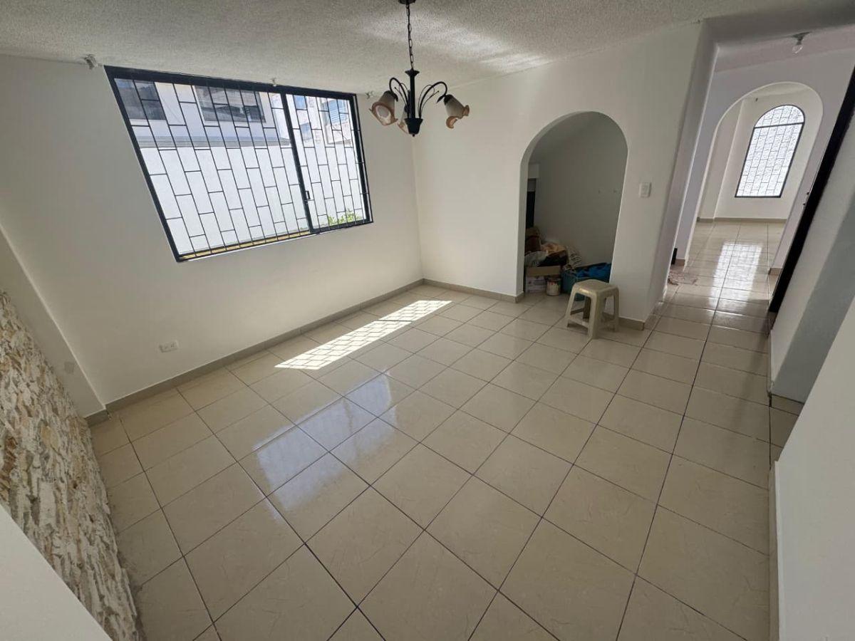 Vendo Casa con Jardin Privado Sector El Condado Conjunto Privado — imagen 2