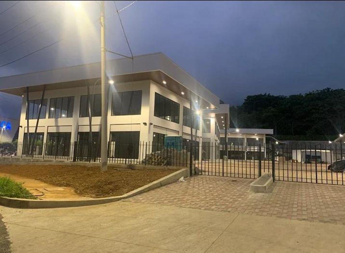 Oficina Comercial de 86.780 m² en Venta y Alquiler en La Aurora, Guayas — imagen 9