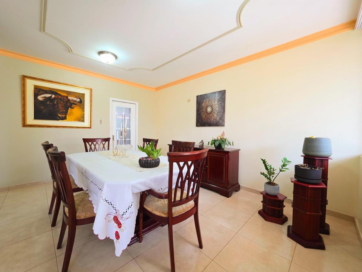 Vendo Casa, Manta 2000, de Cinco Dorm. con Acceso a Terraza, Manabí — imagen 2