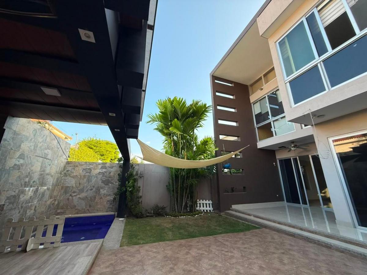 Casa en Venta en La Urbanizacion Laguna Club - Vía La Costa, Guayas — imagen 10