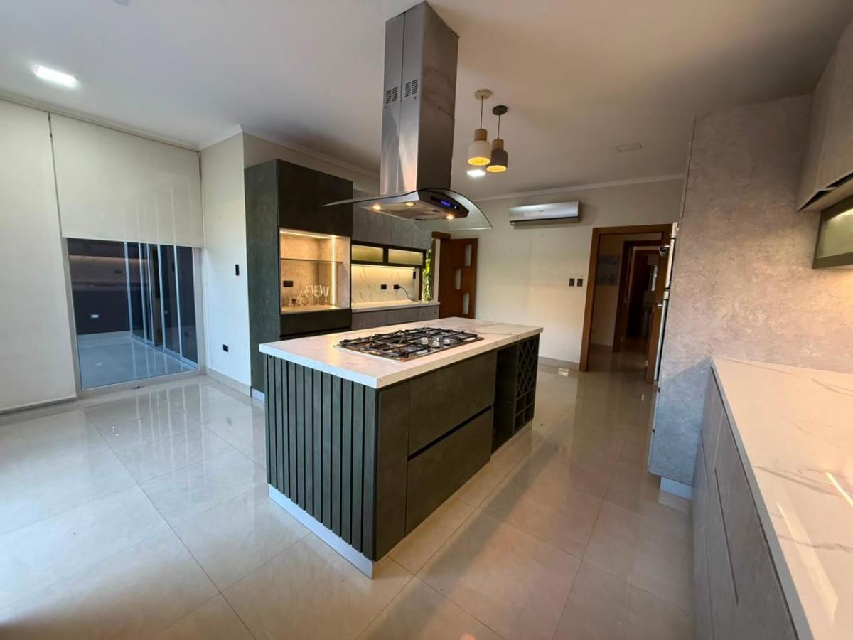 Casa en Venta en La Urbanizacion Laguna Club - Vía La Costa, Guayas — imagen 6